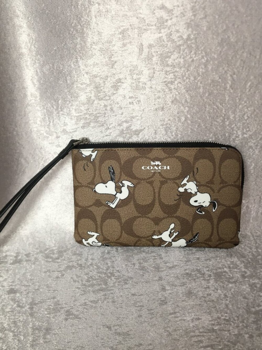 Coach X Peanuts Corner Zip Wristlet Wallet With Snoopy & Woodstock